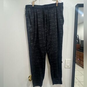 Men’s American Eagle Joggers - XL